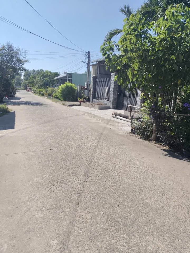 Đất nền Hòa Thành Tây Ninh 1550m² - Giá thỏa thuận, hướng Đông hấp dẫn!