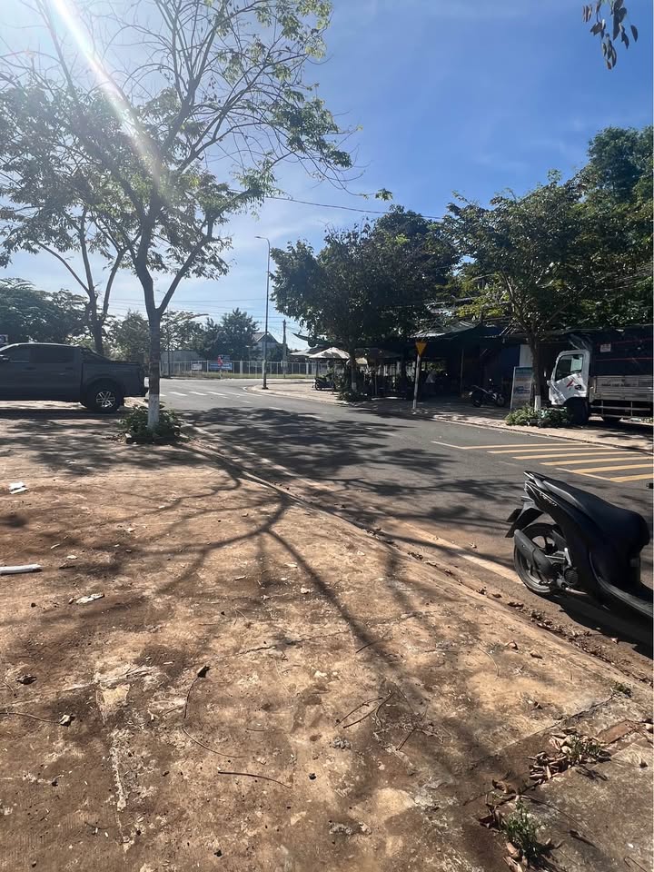 Đất thổ cư Tân Phú 135m² giá 2.5 tỷ - Mặt tiền đường Nguyễn Thị Định sầm uất!