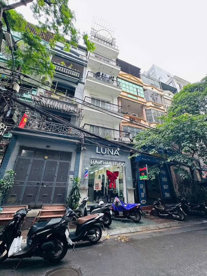 Nhà phố Thái Hà, Đống Đa 65m² giá 30 tỷ - Thiết kế hiện đại, thang máy tốc độ cao!