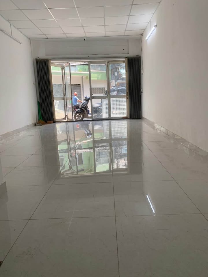 Văn phòng cho thuê Trần Văn Đang, Quận 3 44m² giá 8 triệu - Mặt tiền thoáng, tiện kinh doanh!