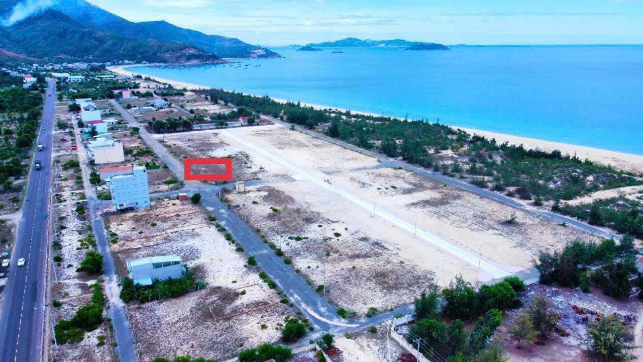 Đất biển Xuân Hải, Sông Cầu 250m² giá 2.3 tỷ - Cơ hội đầu tư hấp dẫn!