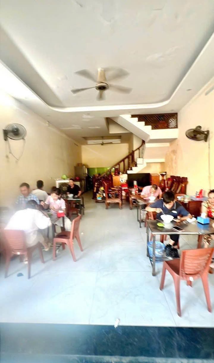 Nhà 3 tầng 1 tum đường Lê Lai, Đông Sơn 70m² giá 9 tỷ - Đầu tư sinh lời ngay!