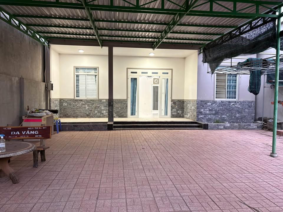 Nhà cấp 4 Ninh Thọ, Ninh Sơn 200m² giá 2.3 tỷ - Vào ở ngay!