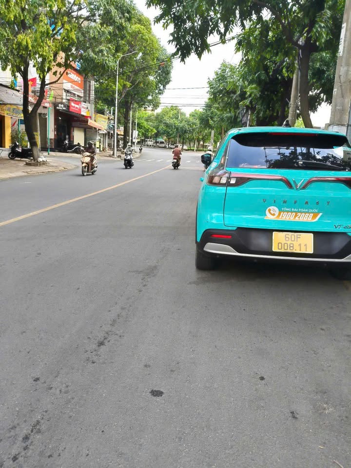 Nhà mặt tiền đường Vũ Hồng Phô, 149m², giá 7.99 tỷ - Kinh doanh sầm uất!