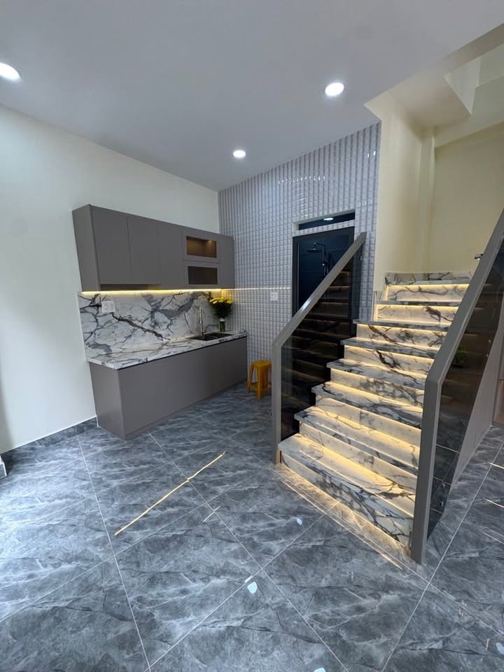 Nhà phố mới xây Quận 6, 38m² giá 5.5 tỷ - Kinh doanh thuận lợi!