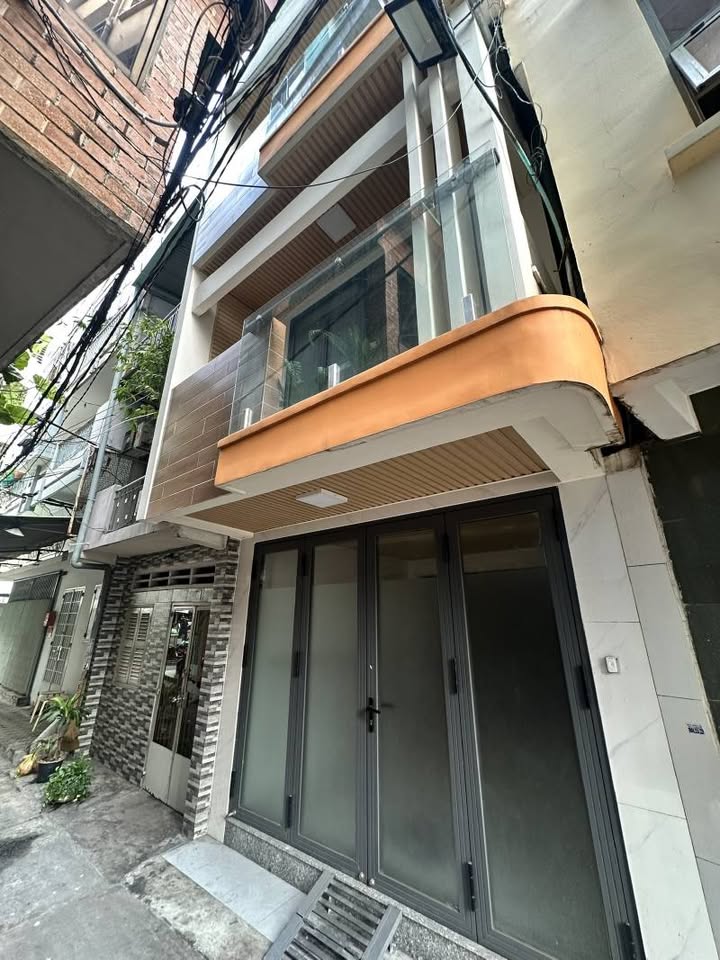 Nhà 5 tầng tại Võ Văn Kiệt, Quận 5, 49m² giá 10.8 tỷ - Không thể bỏ lỡ!