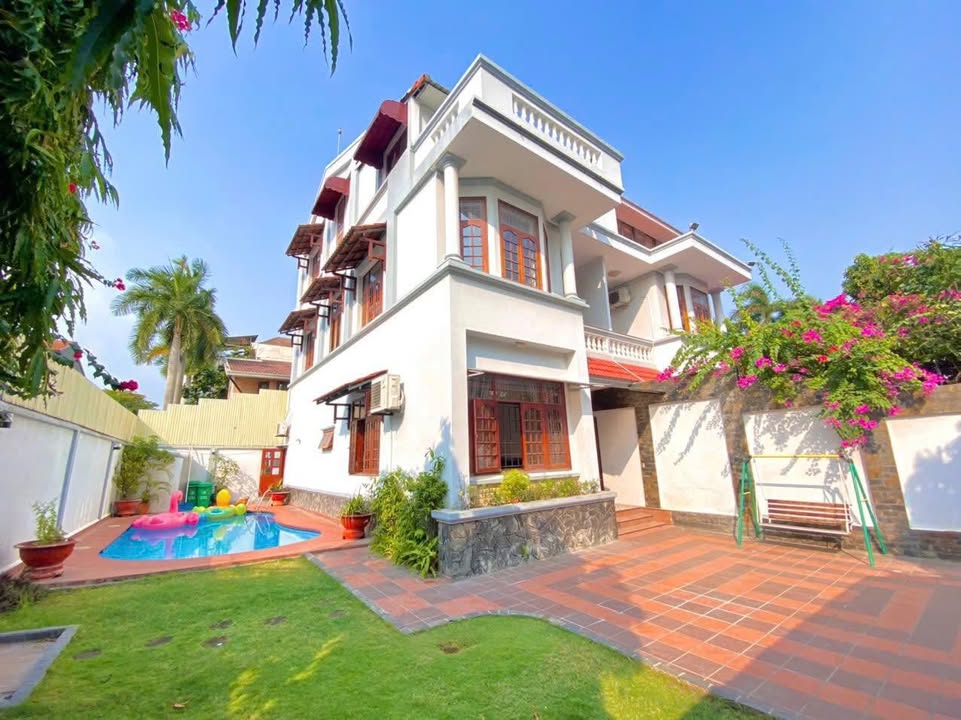 Biệt thự sân vườn Thảo Điền Quận 2, 540m² giá thuê cực rẻ - Sẵn sàng vào ở!