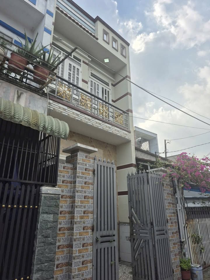 Nhà riêng Hóc Môn 48m² giá 3.59 tỷ - Sổ hồng chính chủ, ô tô vào tận cửa!