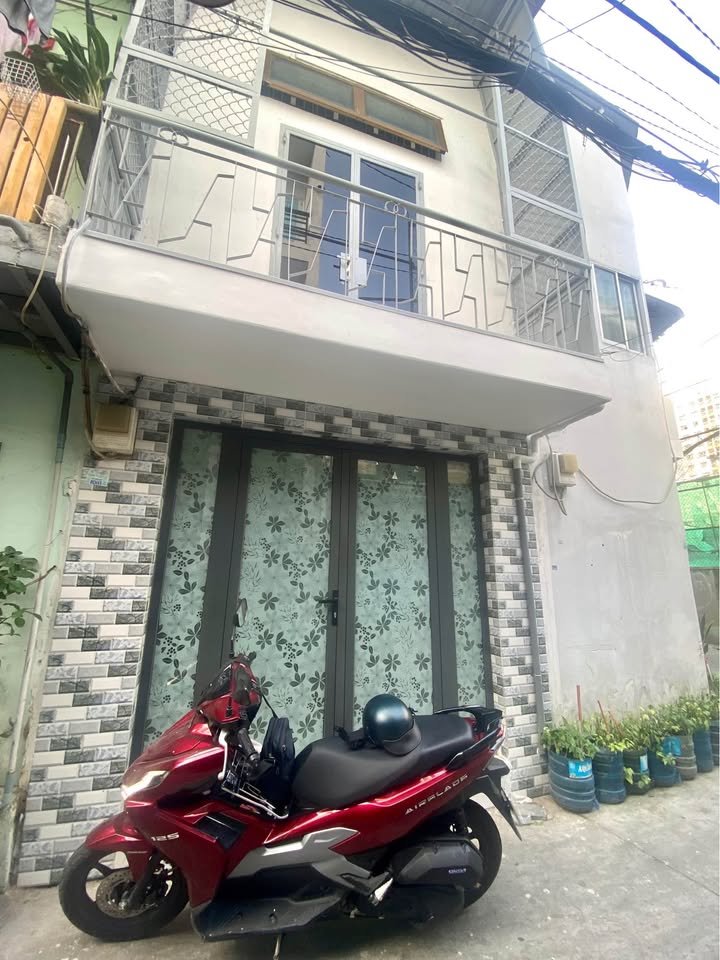 Nhà phố Lũy Bán Bích, Tân Phú 13m² giá 2.25 tỷ - Sẵn sàng vào ở ngay!