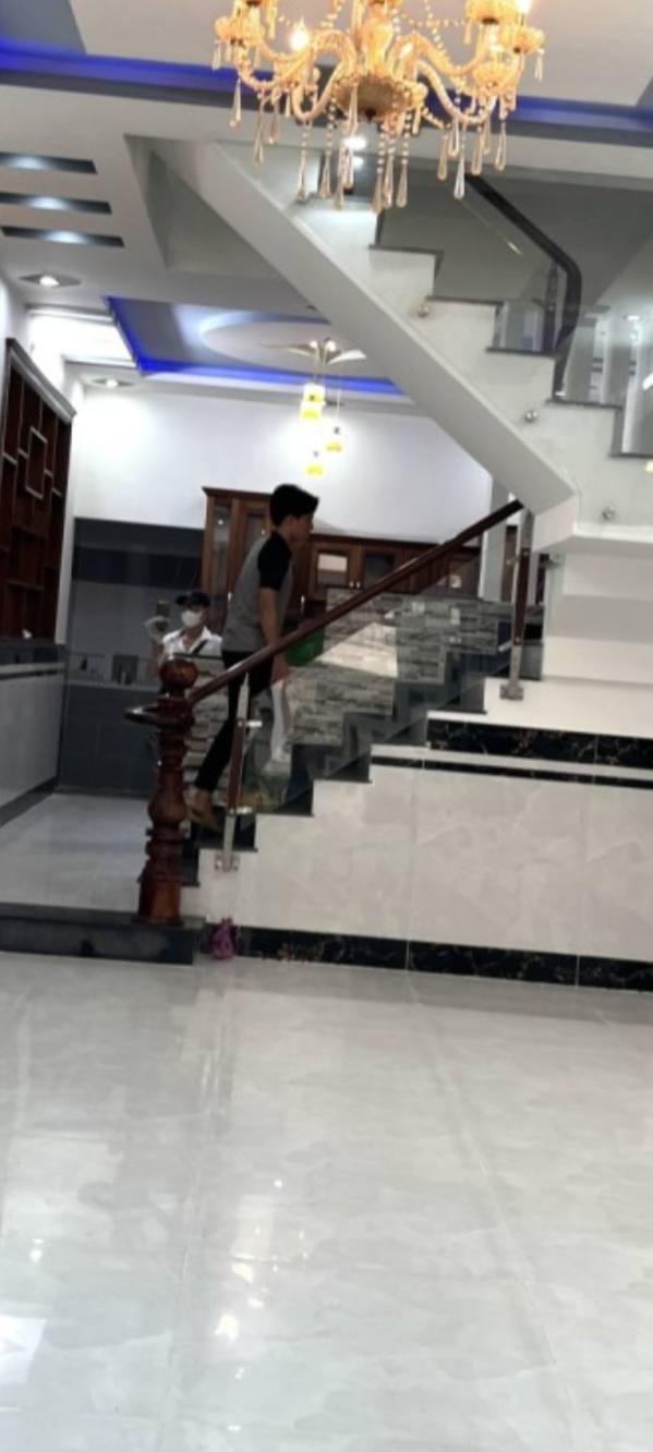 Nhà 4 tầng hẻm xe hơi Hiệp Thành Q12 giá 5.3 tỷ - Sổ hồng riêng công chứng ngay!