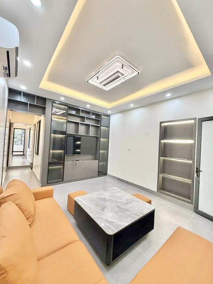 Cho thuê nhà tập thể D3 ngõ 35 Nguyễn Công Trứ, 100m², giá 11 triệu - Nội thất mới, an ninh tốt!