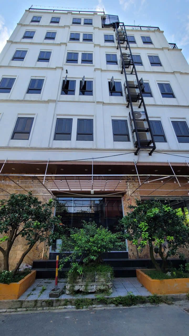 FrontHouse Lạc Long Quân 90m² giá 48.5 tỷ - Lô góc hiếm có, view Hồ Tây đẹp mê ly!