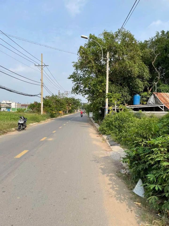 Đất nông nghiệp 1900m² mặt tiền Huỳnh Thị Na, Hóc Môn - Giá chỉ 15.5 tỷ!