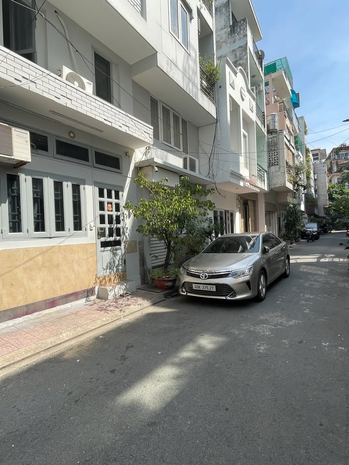 Nhà phố Quận 10, 40m² giá 10 tỷ - Gần công viên Lê Thị Riêng!