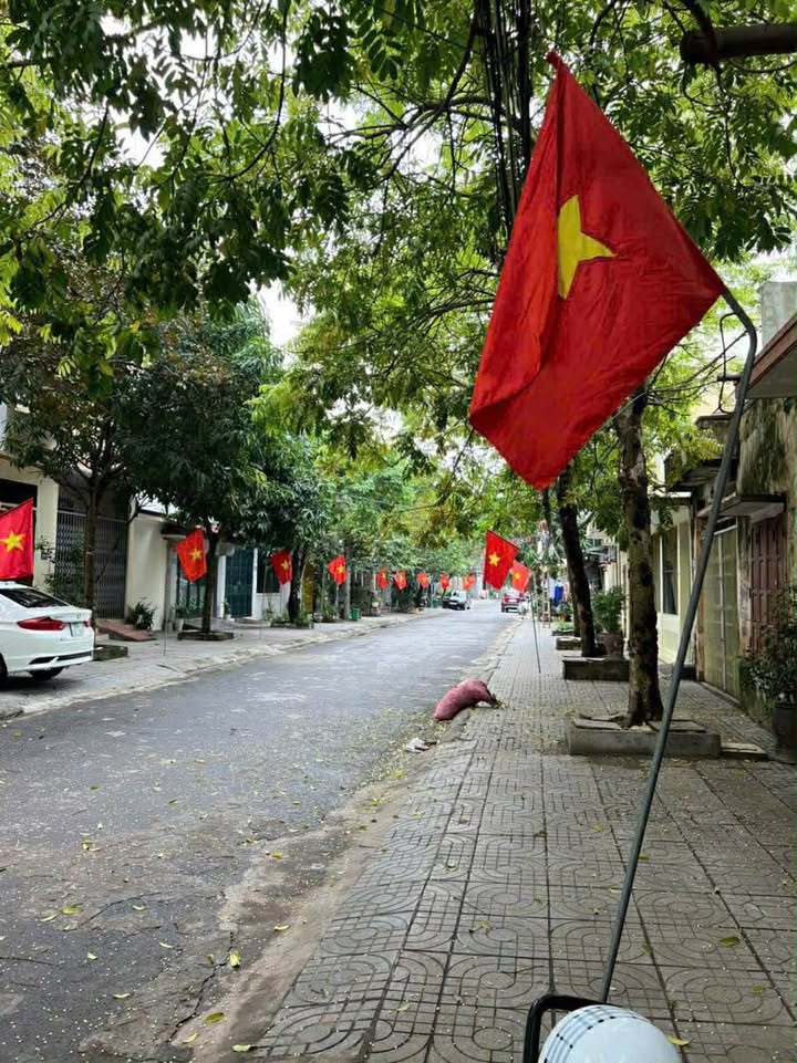 Nhà mặt đường Đoàn Trần Nghiệp, Đông Sơn, 72m² giá 3 tỷ - Đường ô tô tránh nhau, vỉa hè 3m!