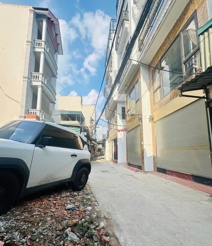 Nhà đẹp Phú Diễn 39m² giá 8 tỷ - Ô tô đỗ cửa, thang máy nhập khẩu!