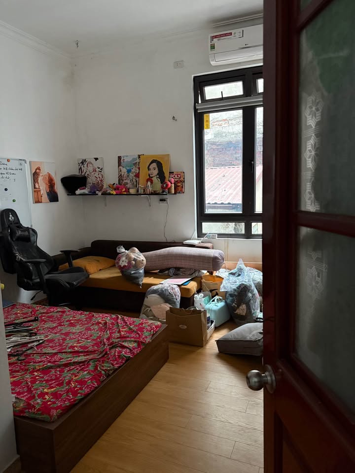 Nhà riêng Hàng Chỉ, Hoàn Kiếm 17m² giá thỏa thuận - Đầu tư homestay lý tưởng!