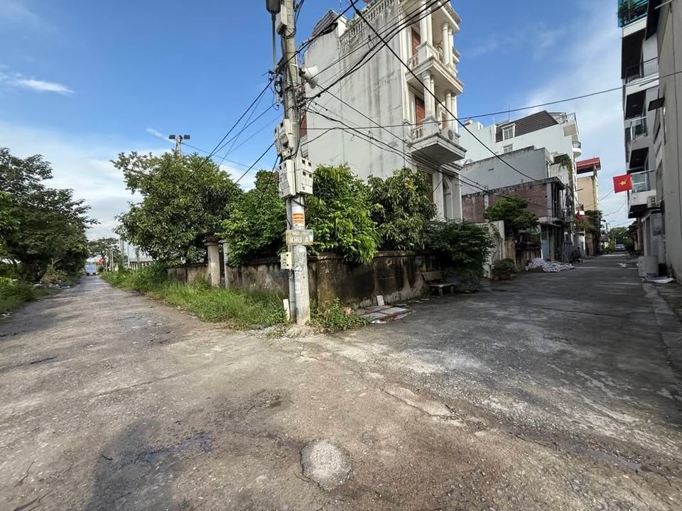 Nhà riêng Đặng Xá 41m² giá 3.78 tỷ - Sổ đỏ chính chủ, ô tô vào thoải mái!