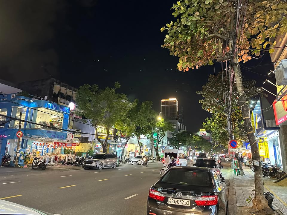 Bán đất sát biển Mỹ Khê Đà Nẵng 172.7m² giá thỏa thuận - Dòng tiền 15 triệu/tháng!