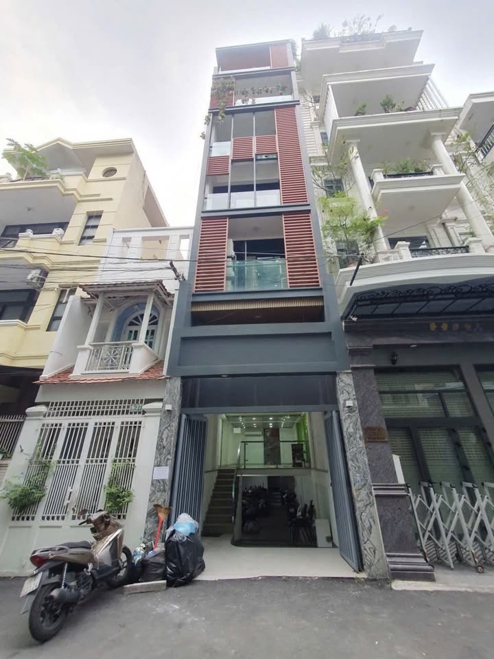 Cho thuê FrontHouse Nguyễn Sơn Hà Q3 64m² - Mặt bằng đẹp, có hầm để xe!