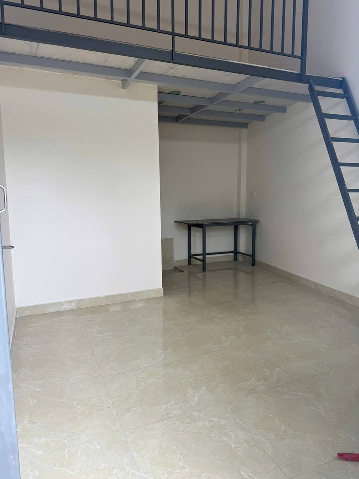 Phòng cho thuê Thạnh Xuân 52, 17m² giá 2 triệu - Gác xép thoáng mát!