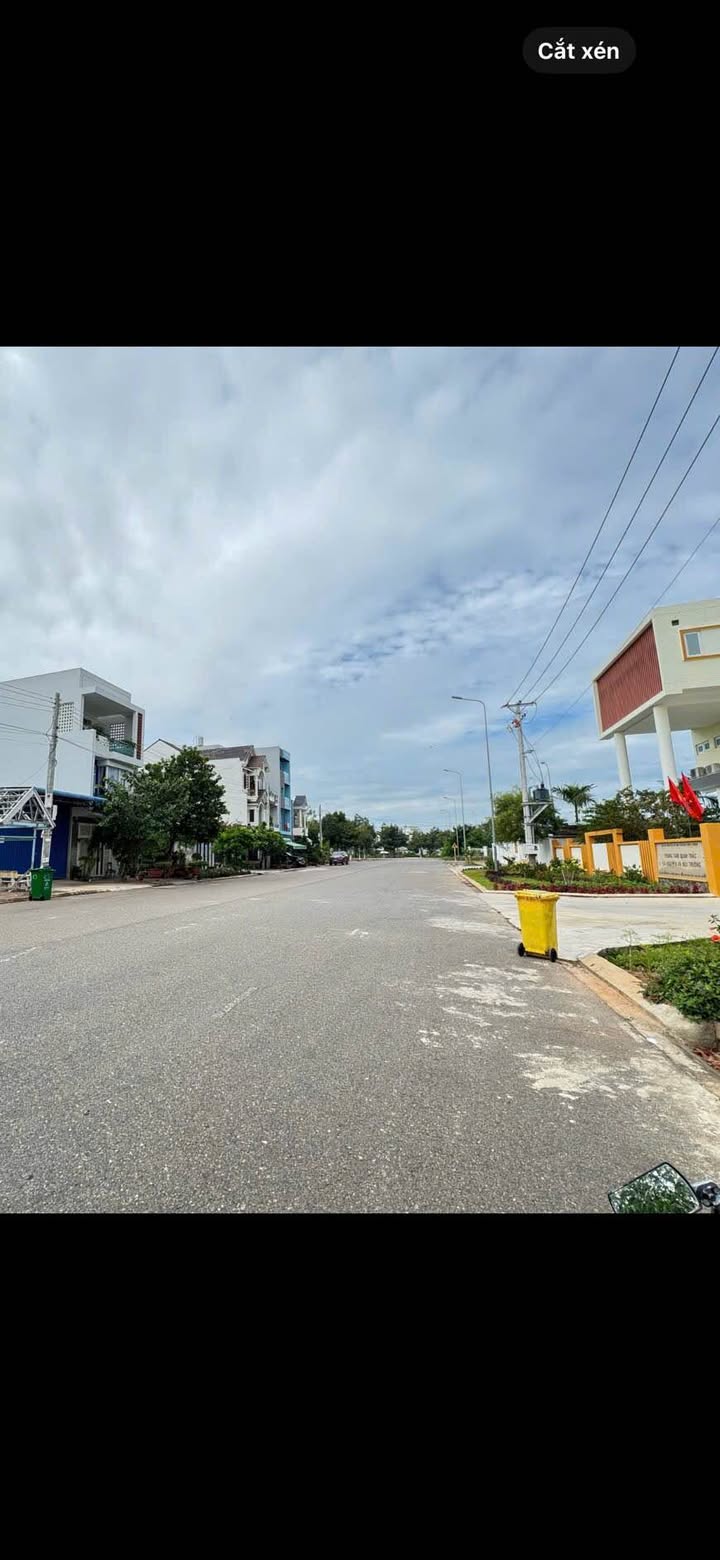 Đất nền mặt tiền D9, Phan Thiết 100m² giá 3.2 tỷ - Vị trí đắc địa gần công viên!