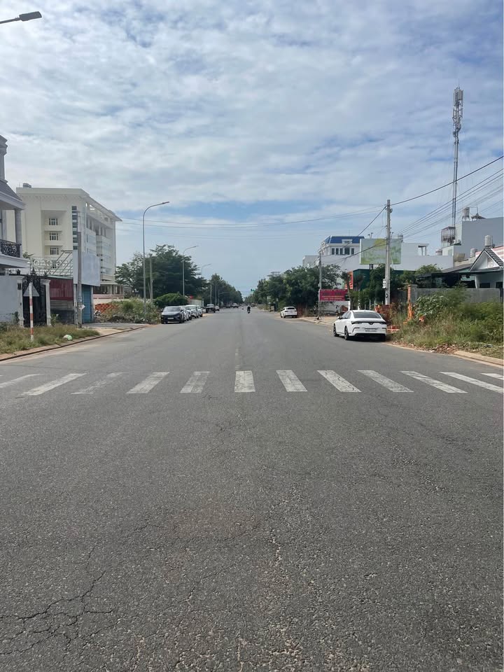 Đất nền Phan Thiết 496m² giá thỏa thuận - Lô góc 2 mặt tiền Võ Văn Kiệt