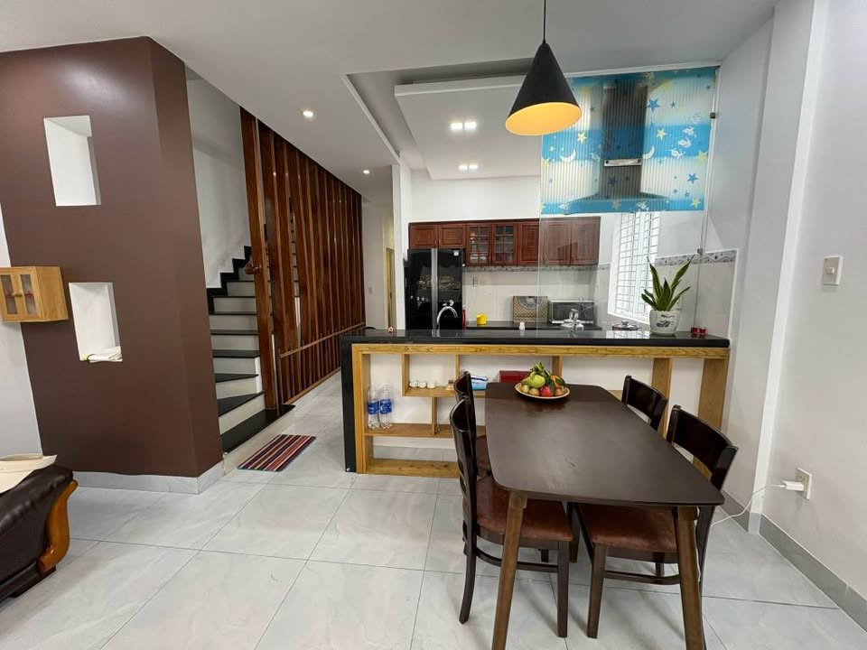 Nhà mặt phố Phạm Cự Lượng, quận Sơn Trà 103m² giá 14.8 tỷ - Dòng tiền ổn định 25 triệu/tháng!