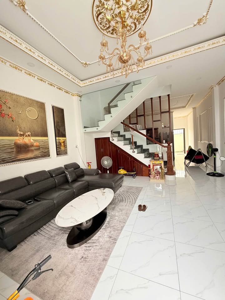 Nhà riêng Tân Kim, Cần Giuộc 100m² giá 2.35 tỷ - Hàng hiếm cuối năm!