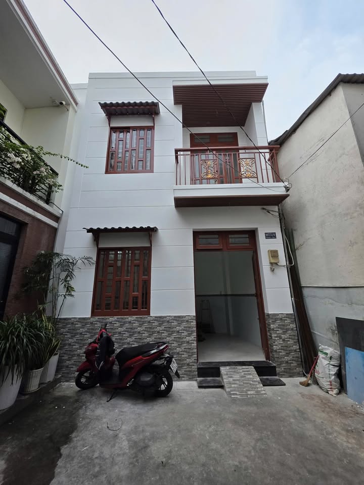 Nhà phố quận 7 30m² giá 3.7 tỷ - Sổ hồng riêng, vị trí đắc địa!