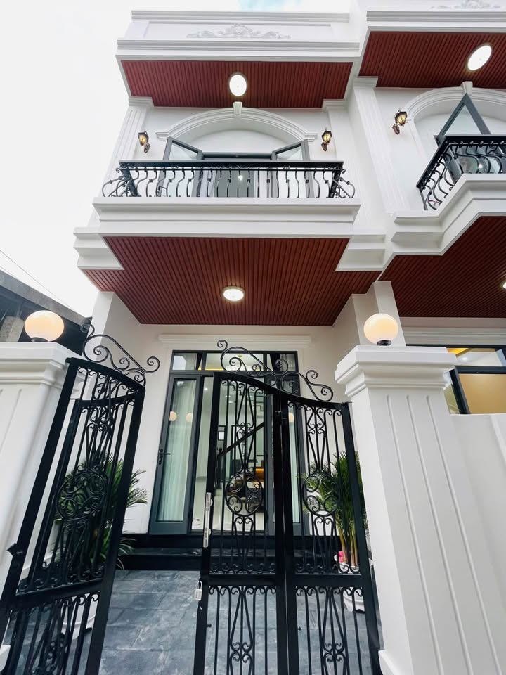 Nhà Tân Cổ Điển Nguyễn Khoa Chiêm 70m² giá 2.89 tỷ - Cơ hội hiếm có!