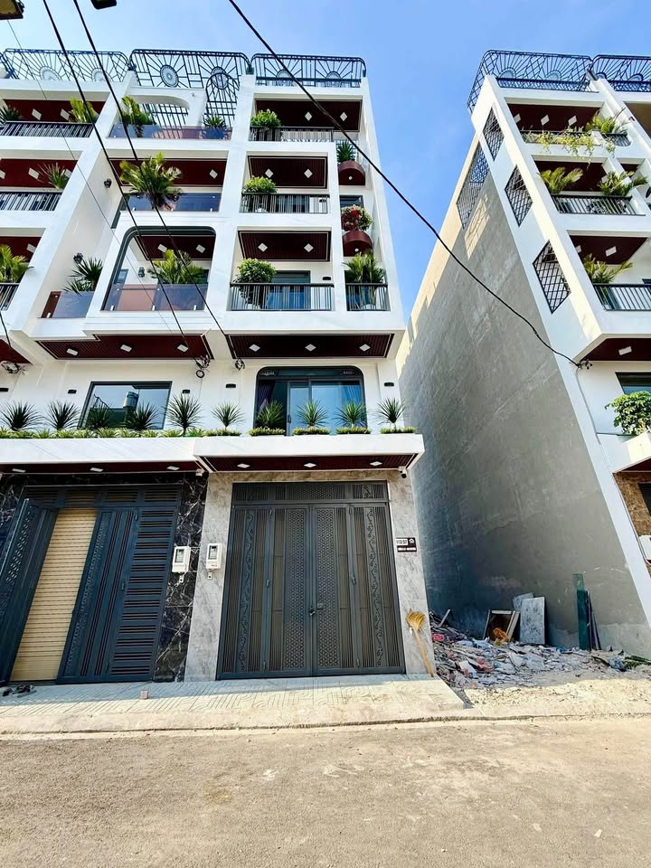 Nhà phố Thạnh Lộc 37, Quận 12, 80m² giá 8.59 tỷ - Full nội thất, sẵn sàng vào ở!