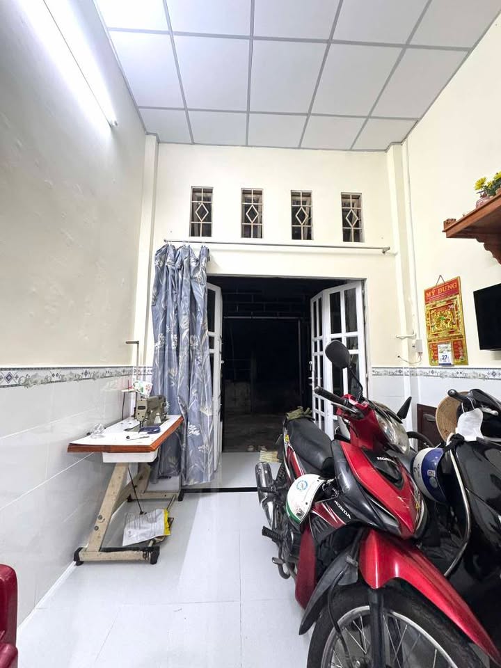 Nhà lô góc 2 tầng Tân Chánh Hiệp 27m² giá chỉ 2.25 tỷ - Đường hẻm 6m ô tô quay đầu!