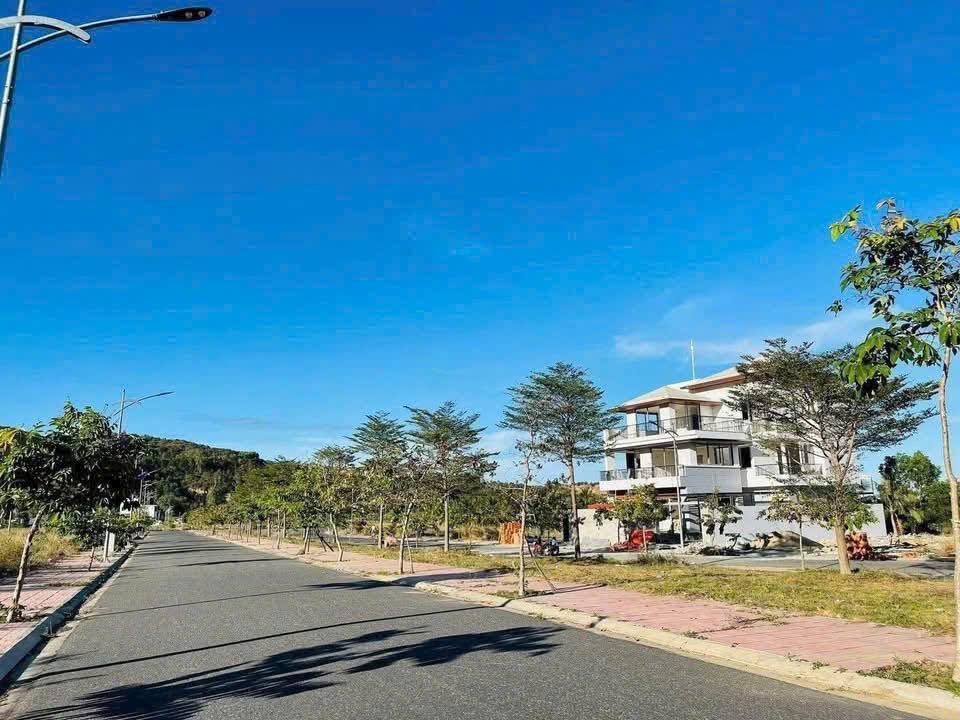 Đất nền Khu đô thị Ven Sông Tắc Nha Trang 280m² giá 9.52 tỷ - Đối diện SunGroup!
