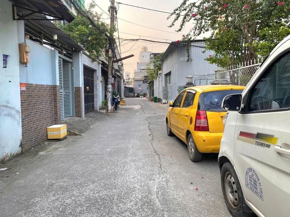 Bán xưởng Nguyễn Văn Quá, Quận 12 - Diện tích 146m² - Giá 8.98 tỷ, hẻm xe tải 6m!