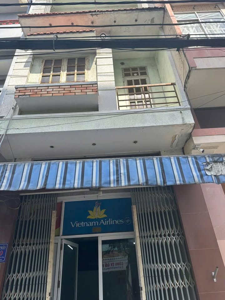 Nhà nguyên căn 3 tầng đường Trương Chí Cương, Hải Châu, Đà Nẵng giá 15 triệu - Phù hợp làm văn phòng và sinh sống!