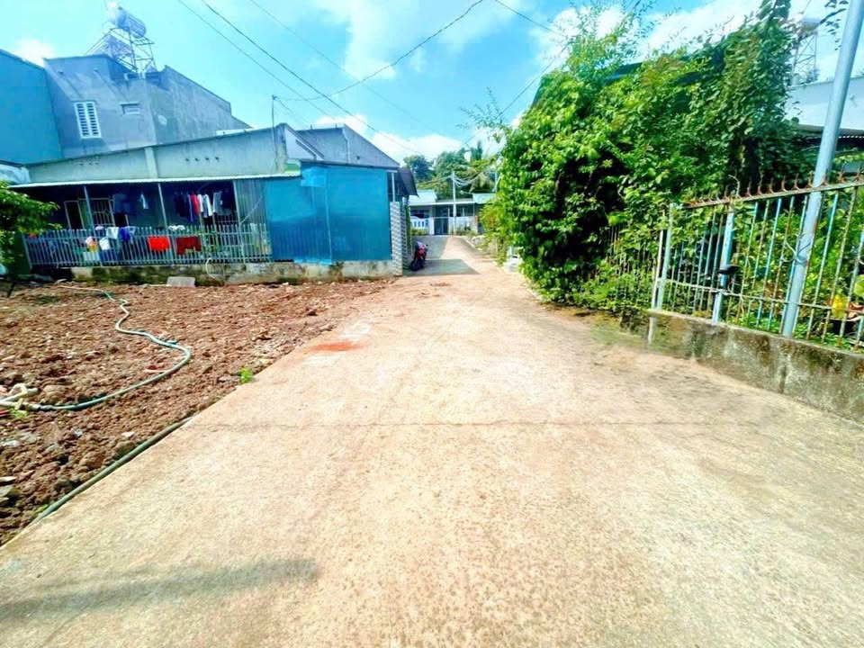 Đất nền Long Khánh 114m² giá 1.25 tỷ - Sổ đỏ chính chủ, vị trí thuận lợi!