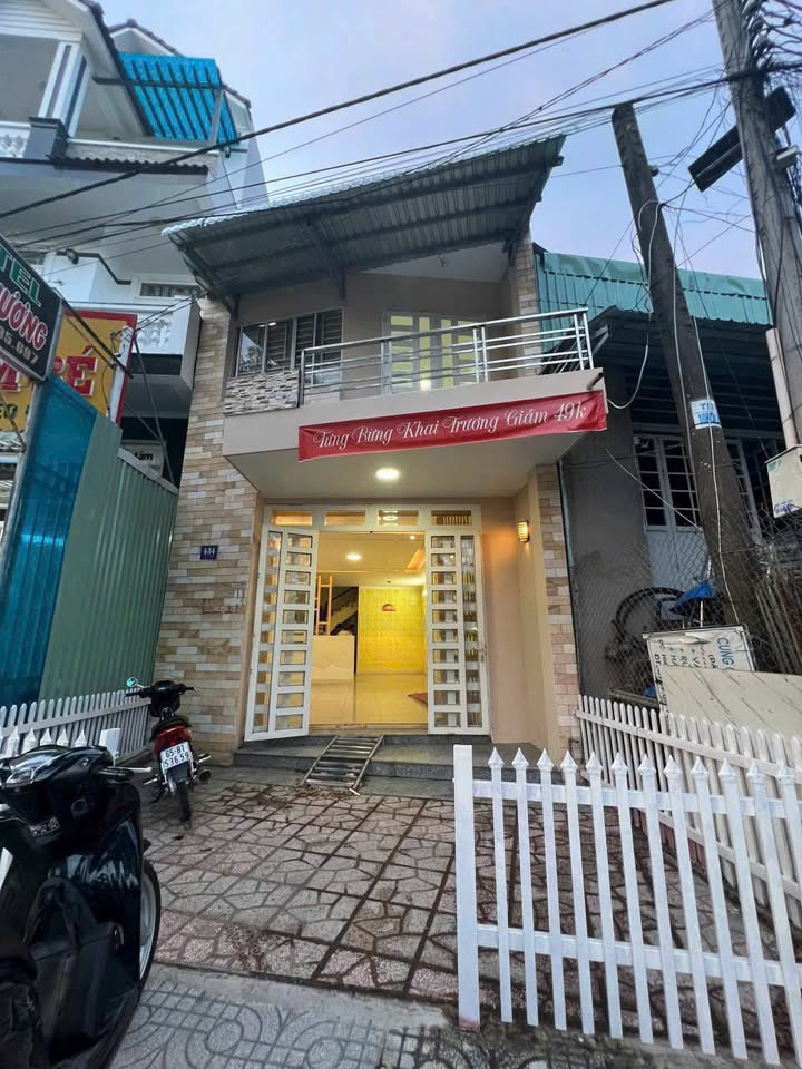 Cho thuê nhà 1 trệt 1 lầu mặt tiền Võ Văn Kiệt, Bình Thủy, Cần Thơ - Giá 10 triệu/tháng