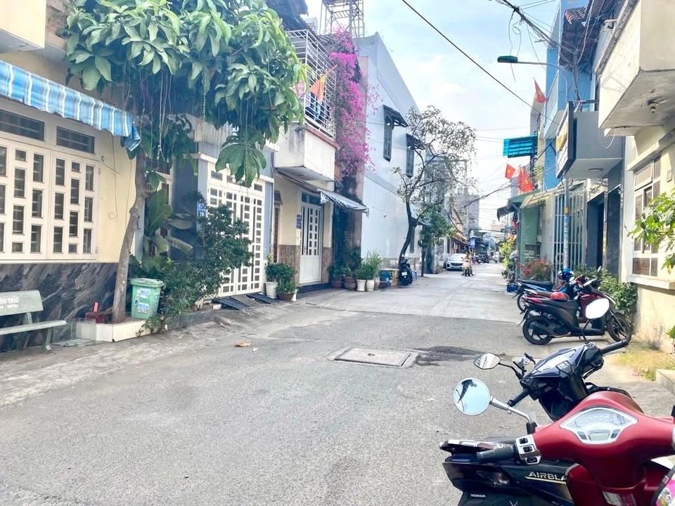 Nhà phố Bình Tân 62m² giá 5.35 tỷ - Vị trí đắc địa gần Aeon Tân Phú!