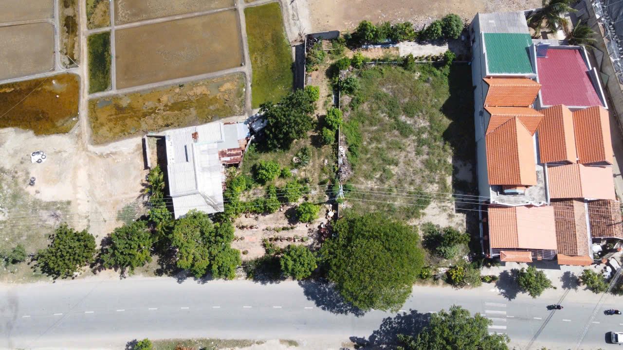 Đất nền mặt tiền Đường 702, Tri Hải, Ninh Hải 447m² chỉ 4.47 tỷ - Cơ hội đầu tư hấp dẫn!