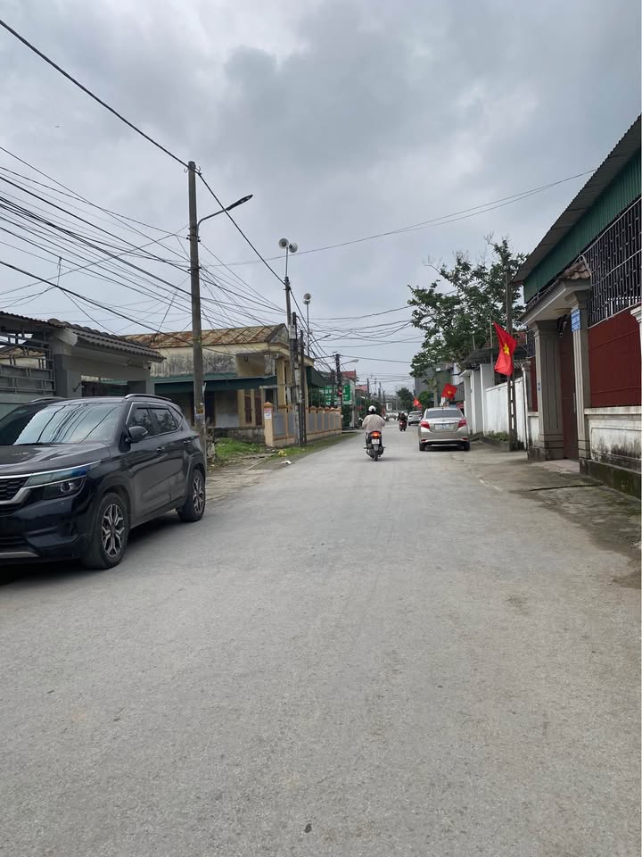 Đất mặt đường Đinh Văn Chất Vinh 70m² giá 2 tỷ - Đường ô tô tránh nhau thuận tiện!