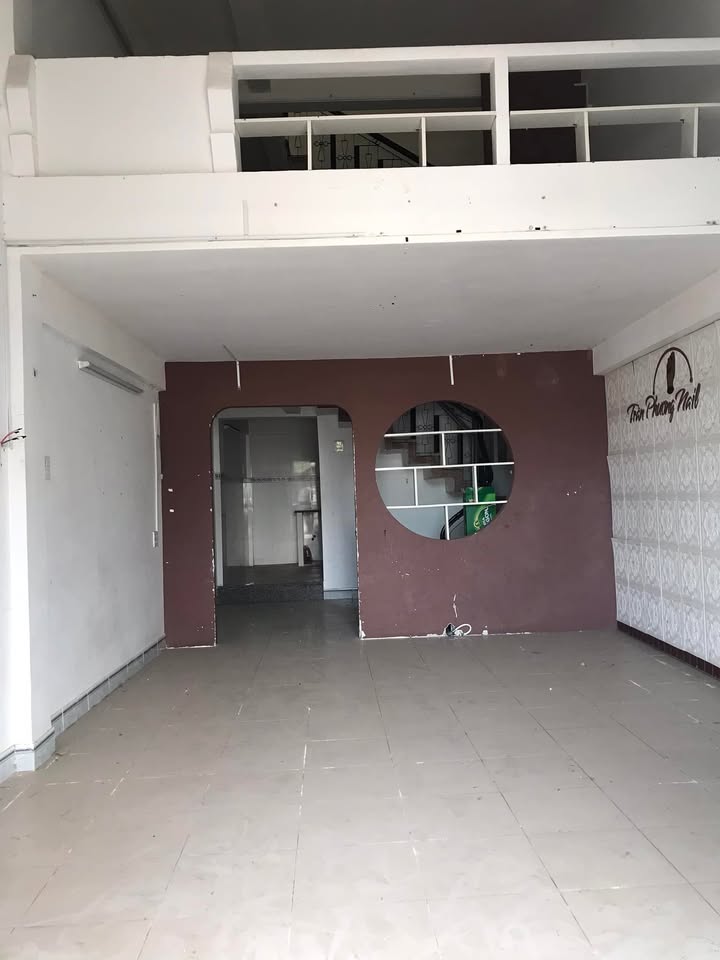 Cho thuê mặt tiền Phạm Hồng Thái, Quy Nhơn 4 tầng - Kinh doanh thuận lợi!