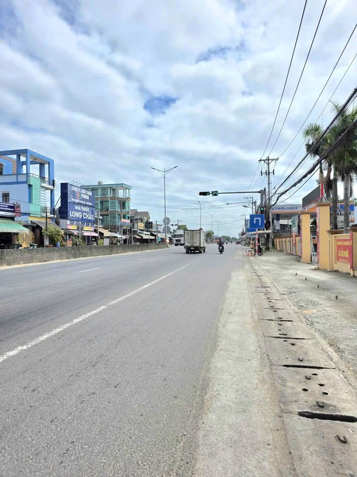 Nhà và đất mặt tiền đường ĐT 784, phường Ninh Thạnh, Tây Ninh - Kinh doanh đa ngành, giá 7.56 tỷ!