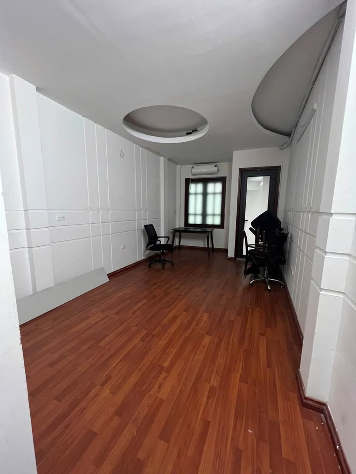 Nhà mặt phố Tôn Đức Thắng 46m² giá 28 tỷ - Kinh doanh sầm uất!