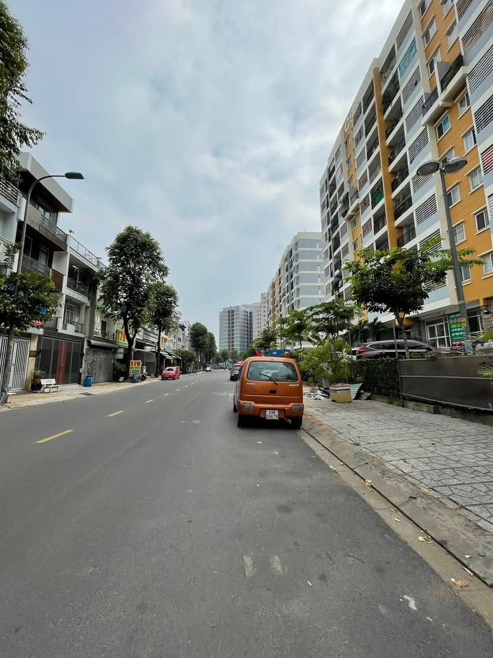 Mặt Tiền Đất 120m² Đường Số D7, Thủ Đức - Giá Nhỉnh 14 Tỷ - Cơ Hội Đầu Tư Hấp Dẫn!