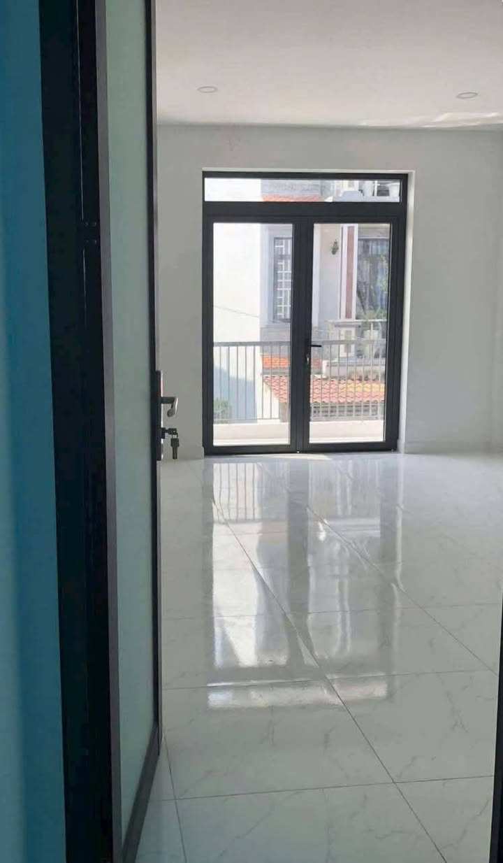 Căn hộ dịch vụ hẻm Làng Tăng Phú Thủ Đức 96m² giá 8.9 tỷ - Đầu tư sinh lời ngay!