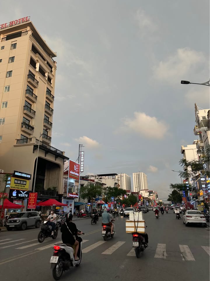 Nhà mặt đường Lạch Tray, Ngô Quyền, 100m² giá 31 tỷ - Đầu tư sinh lời cao!