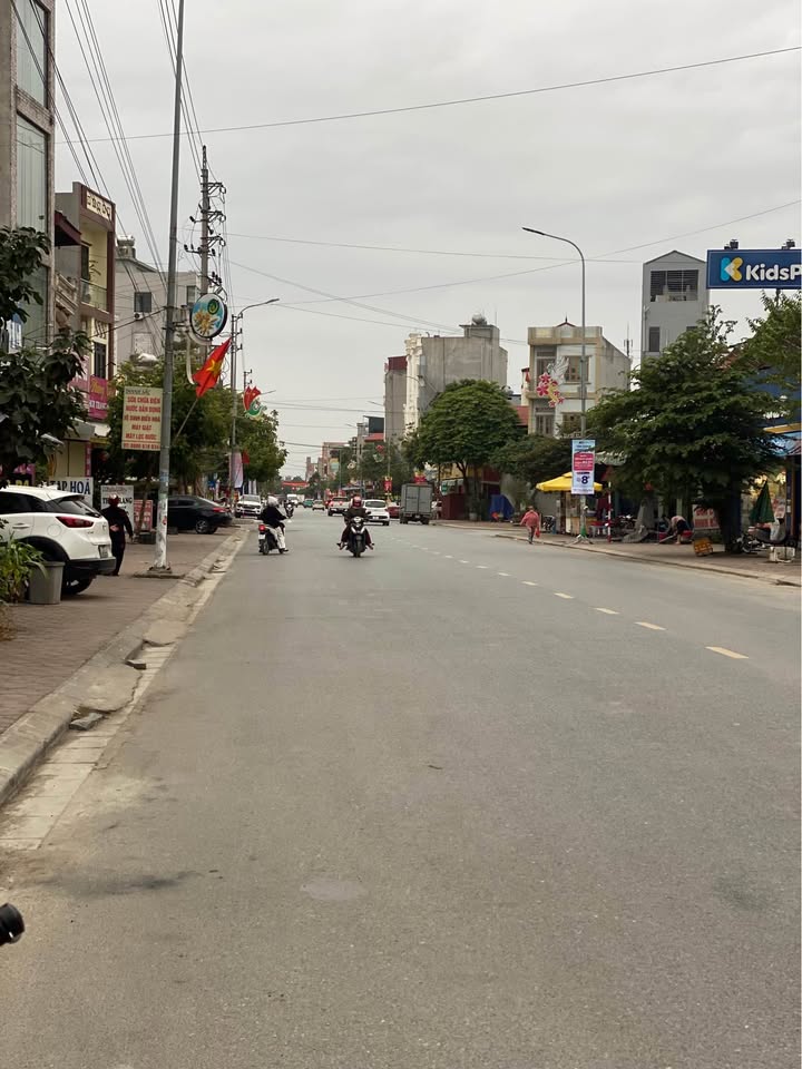 Bán nhà 3 tầng mặt tiền đường 24 Mao Dộc, P. Quế Võ, Bắc Ninh - Kinh doanh sầm uất chỉ 8 tỷ!