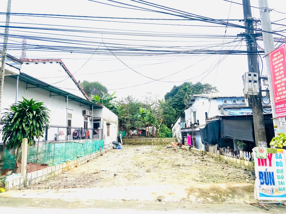 Đất nền xã Bà Nà, Hòa Vang, 167m² giá 3.1 tỷ - Đường thông tứ hướng, cơ hội đầu tư hấp dẫn!