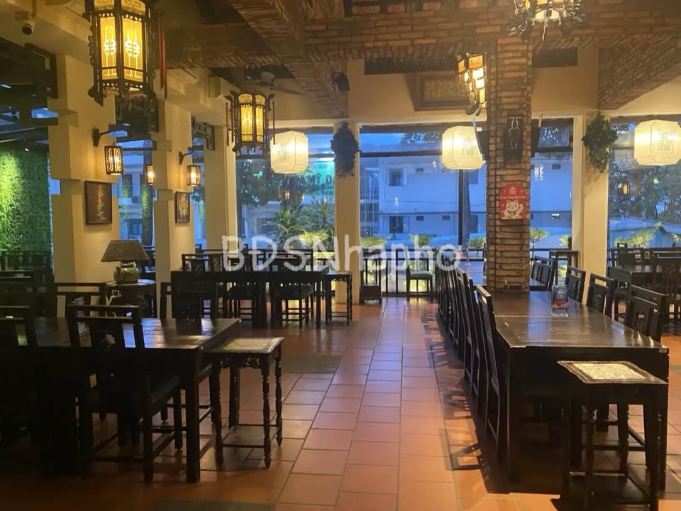 Nhà cho thuê mặt tiền Phạm Văn Đồng Đà Nẵng 300m² - Vị trí đắc địa cho kinh doanh